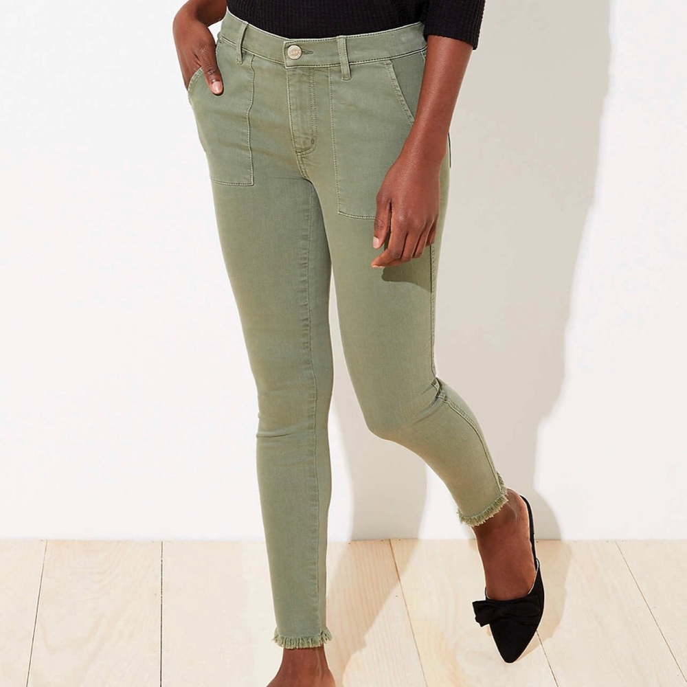 LOFT FRAYED HEM CURVY SKINNY JEANS